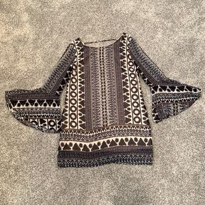 Retro dress with flared sleeves